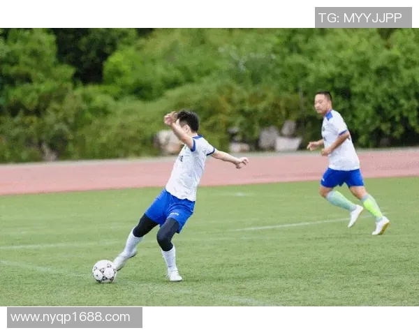 各大足球赛事直播全攻略精彩赛事不容错过实时更新助你掌握每场比赛动态